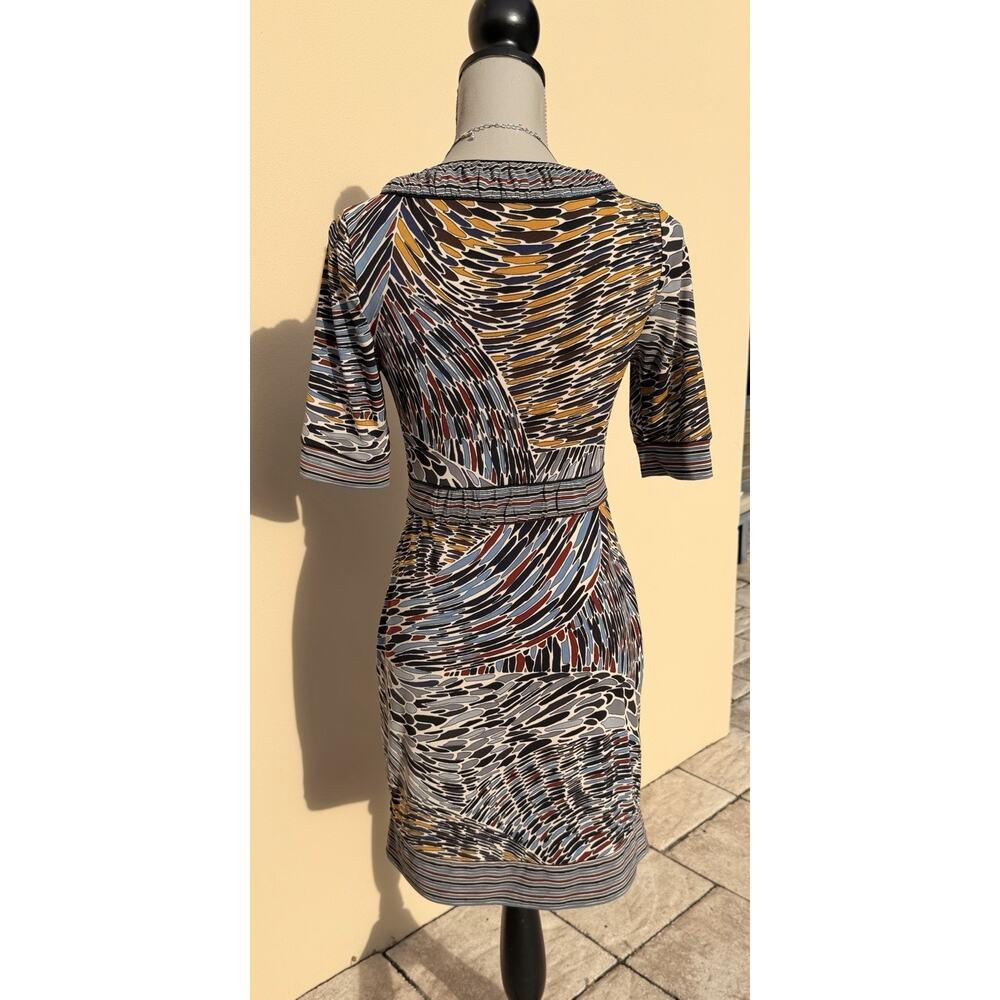 BCBG MaxAzria Abstract-Print Belted Dress – Size XS - Picture 3 of 10
